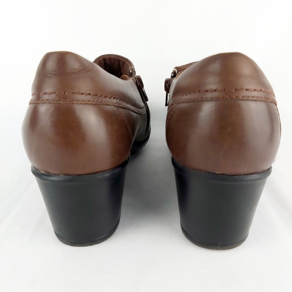 Clarks genuine leather slip on brown comfort shoes - Picture 6 of 9